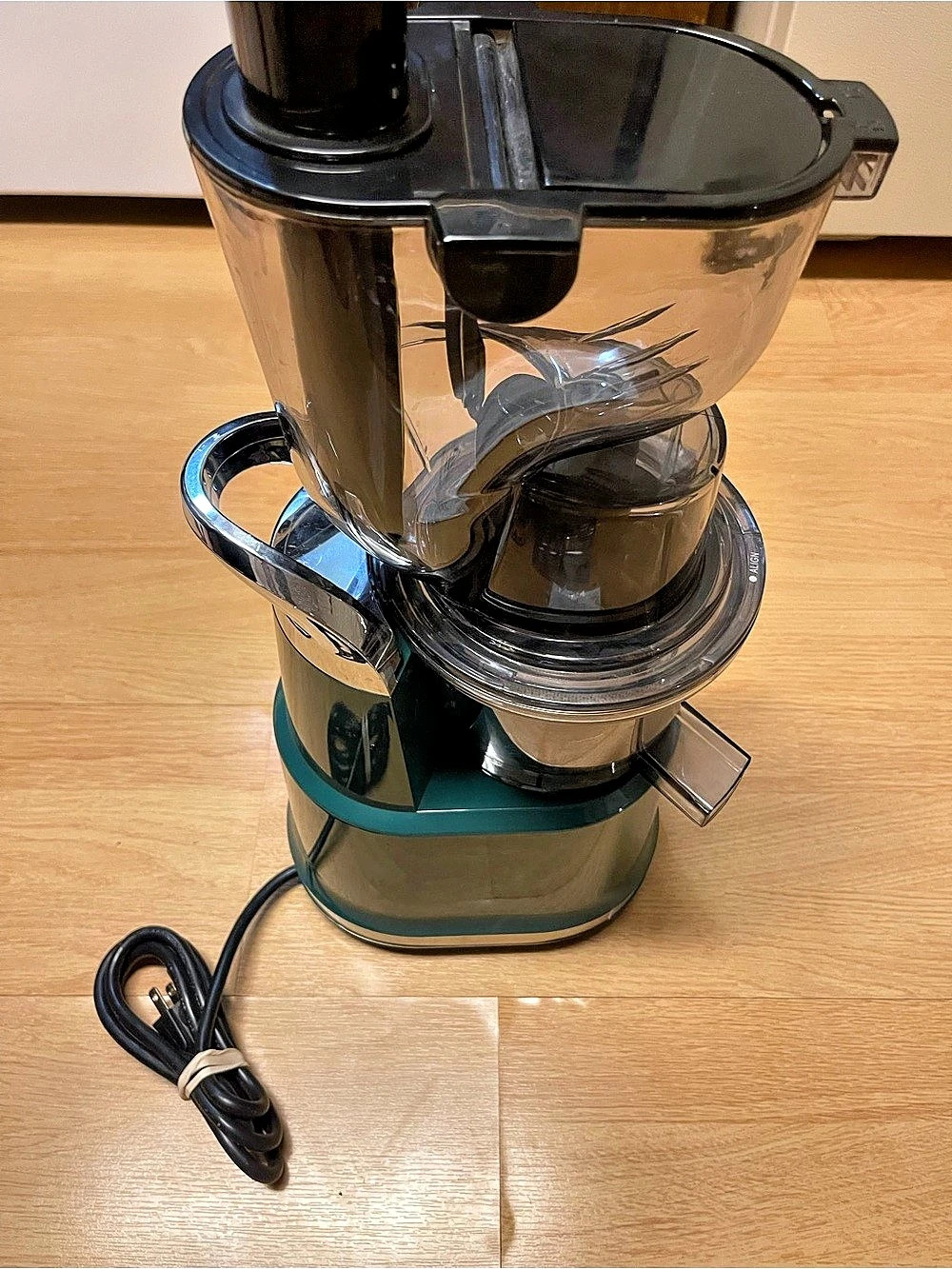 Aeitto Masticating Slow Juicer Green & Black new no box